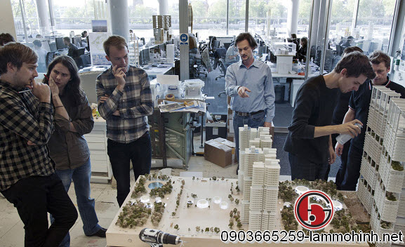 Khi làm việc chung trong các dự án lớn bạn sẽ nhanh chóng hoàn thiện lỹ năng làm mô hình kiến trúc của mình Khi làm việc chung trong các dự án lớn bạn sẽ nhanh chóng hoàn thiện lỹ năng làm mô hình kiến trúc của mình