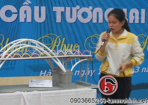 Có rất nhiều bạn sinh viên nữ đã thể hiện mình không hề thua kém phái nam trong lĩnh vực thiết kế, sáng tạo Có rất nhiều bạn sinh viên nữ đã thể hiện mình không hề thua kém phái nam trong lĩnh vực thiết kế, sáng tạo