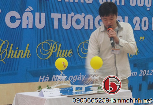 Nguyễn Văn Chiến đã giành giải ý tưởng với thiết kế khinh khí cầu lạ mắt Nguyễn Văn Chiến đã giành giải ý tưởng với thiết kế khinh khí cầu lạ mắt