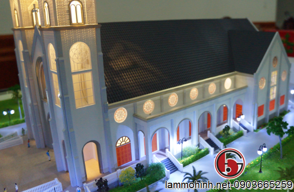 Các ô của sổ kính màu được thể hiện chi tết Các ô của sổ kính màu được thể hiện chi tết