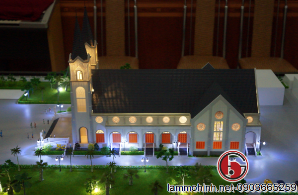 Mặt hông của nhà thờ Mặt hông của nhà thờ