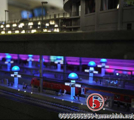 Mô hình kiến trúc một nhà ga tàu hỏa nối với sân bay. Mô hình kiến trúc một nhà ga tàu hỏa nối với sân bay.