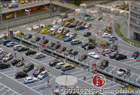 Rất nhiều các loại xe mô hình đỗ trong sân bay. Rất nhiều các loại xe mô hình đỗ trong sân bay.