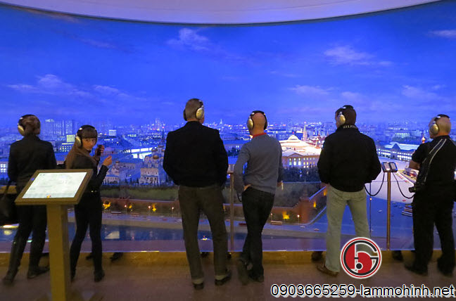 Mô hình có hệ thống âm thanh thuyết trình bằng bốn loại ngôn ngữ Mô hình có hệ thống âm thanh thuyết trình bằng bốn loại ngôn ngữ