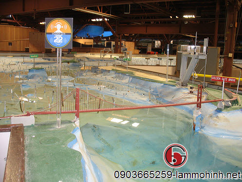 Cận cảnh mô hình kiến trúc cầu Cổng Vàng trong mô hình Cận cảnh mô hình kiến trúc cầu Cổng Vàng trong mô hình