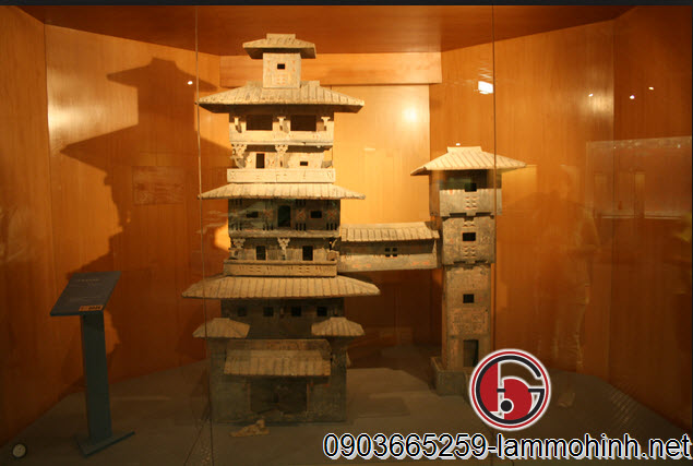 Mô hình kiến trúc tòa thành với tháp canh và cầu treo kết nối Mô hình kiến trúc tòa thành với tháp canh và cầu treo kết nối