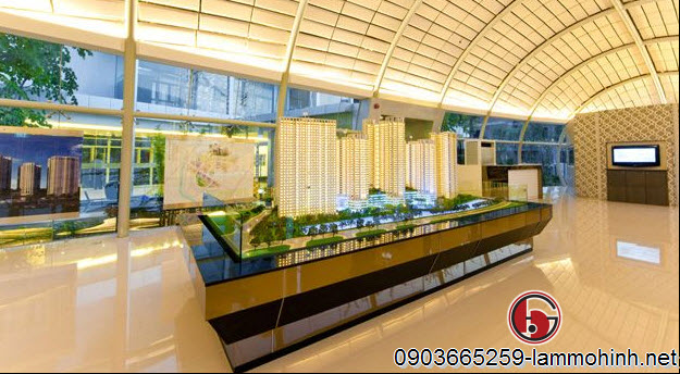 Chân đế mô hình bọc kính tạo cảm giác sang trọng cho tổng thể mô hình và hài hòa với không gian trưng bày Chân đế mô hình bọc kính tạo cảm giác sang trọng cho tổng thể mô hình và hài hòa với không gian trưng bày