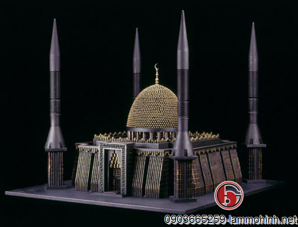 Mô hình kiến trúc từ súng, đạn của Al Farrow Mô hình kiến trúc từ súng, đạn của Al Farrow