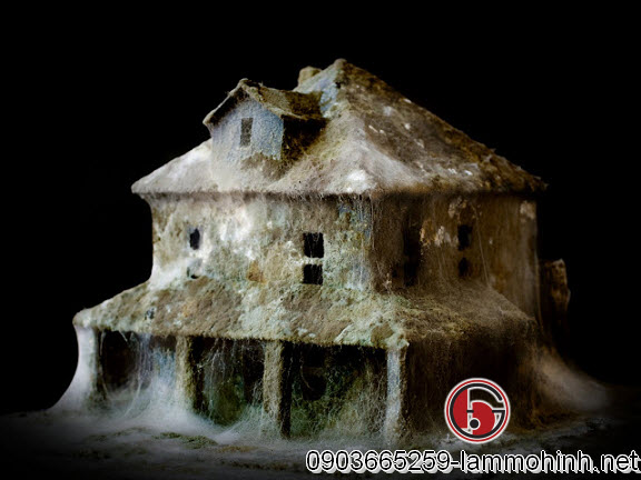 Dainele Del Nero làm mô hình kiến trúc ngôi nhà dường như đã bị bỏ hoang trong nhiều thế kỷ Dainele Del Nero làm mô hình kiến trúc ngôi nhà dường như đã bị bỏ hoang trong nhiều thế kỷ