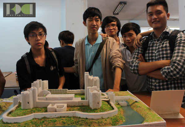 Các tác giả cùng tác phẩm mô hình lâu đài trung cổng Các tác giả cùng tác phẩm mô hình lâu đài trung cổng