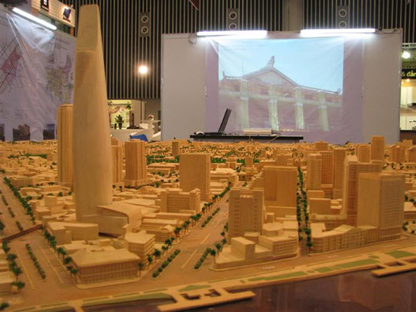 Mô hình kiến trúc gỗ mô phỏng một góc của TP.HCM Mô hình kiến trúc gỗ mô phỏng một góc của TP.HCM