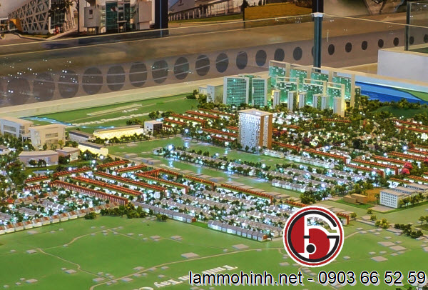 Khu trung tâm thương mại với các mô hình kiến trúc cao ốc nhìn từ xa Khu trung tâm thương mại với các mô hình kiến trúc cao ốc nhìn từ xa