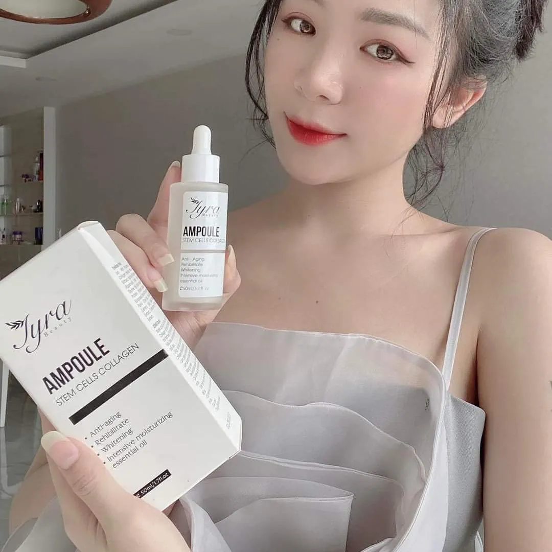 Khách hàng trải nghiệm Tế Bào Gốc Ampoule Tyra Thanh Trang Khách hàng sử dụng Tế Bào Gốc Ampoule Tyra trong quy trình chăm sóc và phục hồi làn da.