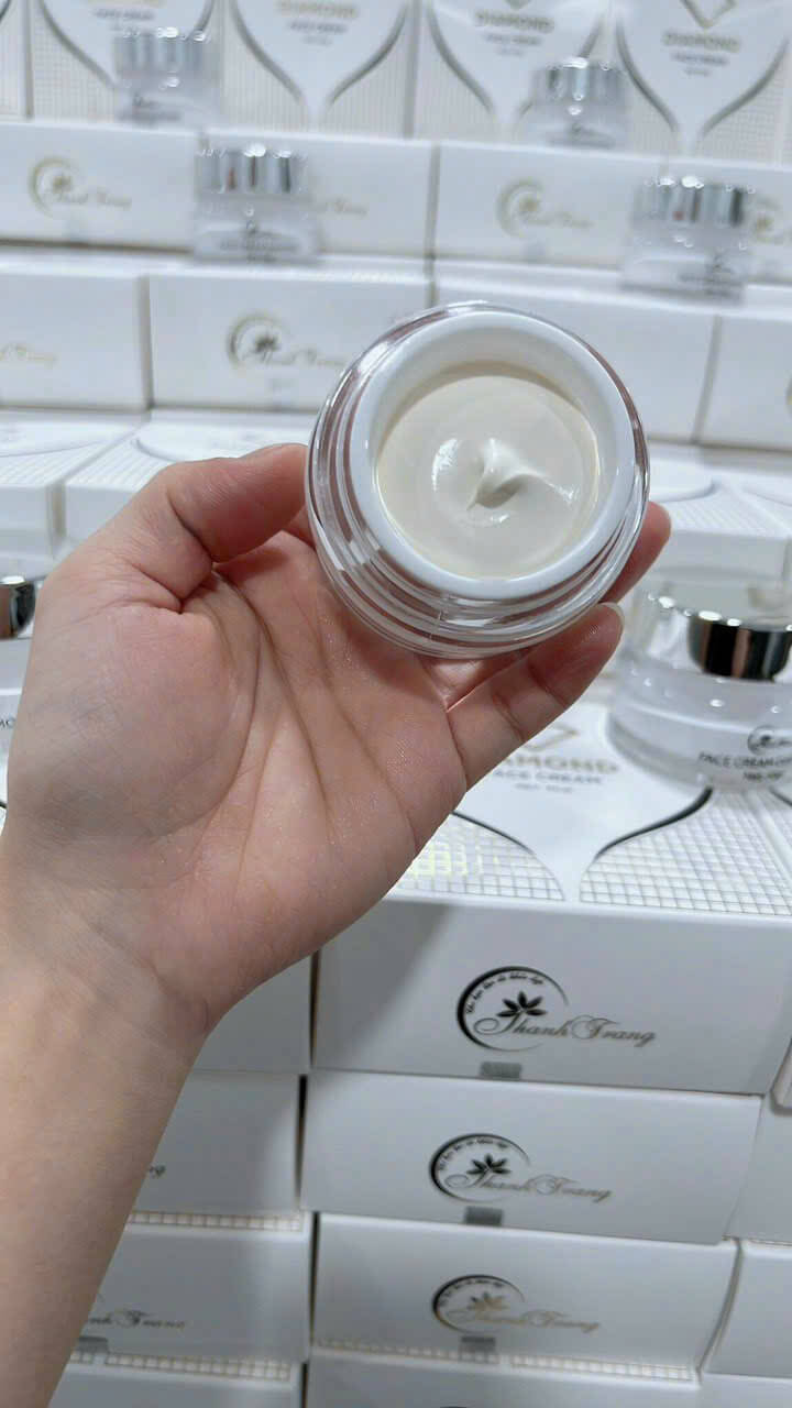 Bộ sản phẩm Diamond Face Serum Dzo Thanh Trang Bộ sản phẩm Diamond Face Serum Dzo Thanh Trang