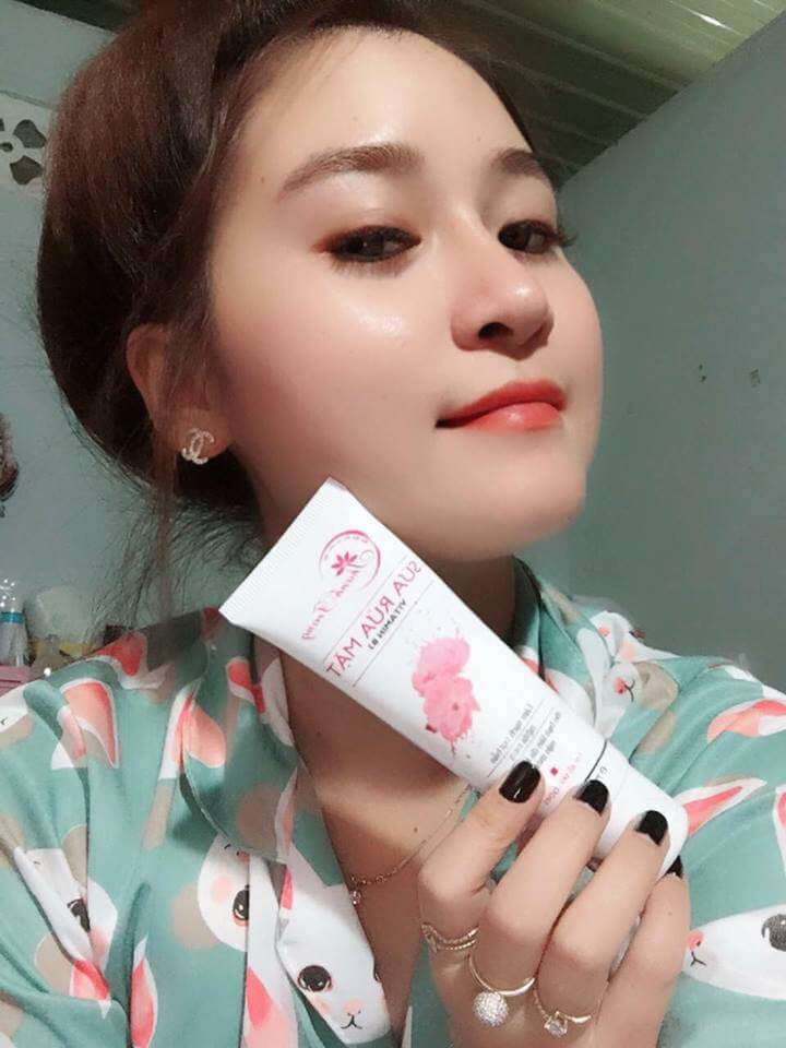 Review mỹ phẩm Thanh Trang đang “làm mưa làm gió” trong giới làm đẹp Review mỹ phẩm Thanh Trang đang “làm mưa làm gió” trong giới làm đẹp