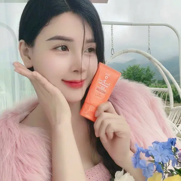 Kem Chống Nắng Hakami – Vật Lý Kết Hợp 12 Thảo Dược