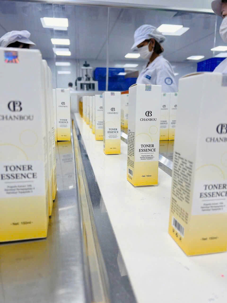 Hình ảnh quy trình sản xuất toner keo ong Chanbou tại xưởng – đảm bảo chuẩn GMP & chất lượng đầu ra, phân phối bởi Mỹ phẩm Thanh Trang Hình ảnh quy trình sản xuất toner keo ong Chanbou tại xưởng – đảm bảo chuẩn GMP & chất lượng đầu ra, phân phối bởi Mỹ phẩm Thanh Trang