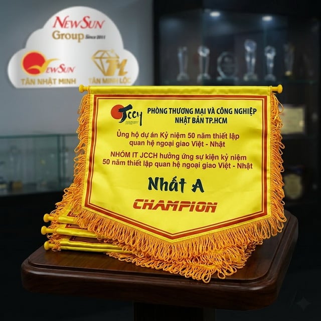 Thiết kế cờ lưu niệm thể thao đẹp