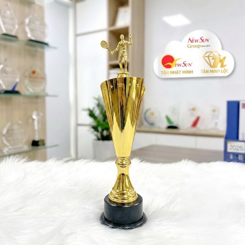 Cúp cầu lông kim loại ly sao cao cấp