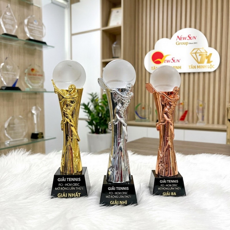 Mẫu cúp cầu lông thể thao đa dạng màu sắc