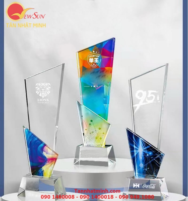 Mẫu cúp đẹp 2023