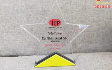 Tại sao kỷ niệm chương thủy tinh giá lại rẻ?