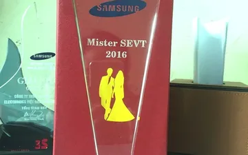 Tân Nhật Minh - Nhập Khẩu Và Làm Cúp Thủy Tinh Lưu Niệm 