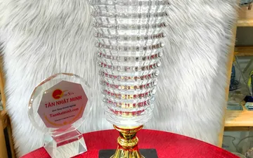 Tân Nhật Minh - Đơn vị uy tín nhập khẩu và sản xuất Cúp Cầu Lông Đẹp