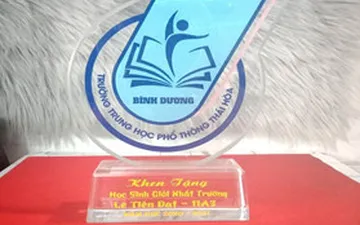 QUÀ TẶNG Ý NGHĨA – KỶ NIỆM CHƯƠNG PHA LÊ  KHEN TẶNG CHO HỌC SINH