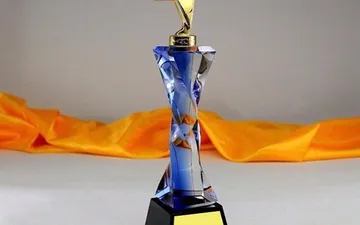 Cúp Pha Lê Ngôi Sao - Tạo Điểm Nhấn Độc Đáo Cho Sự Kiện Thăng Hoa