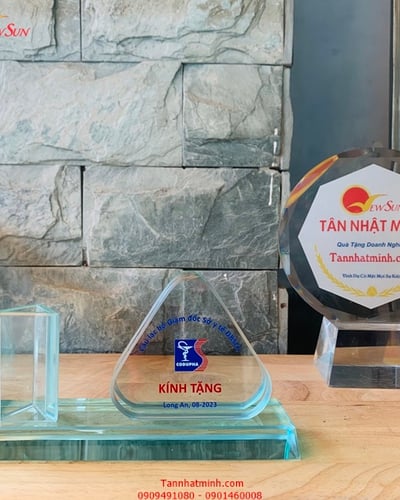 kỷ niệm chương đẹp, để manecard 