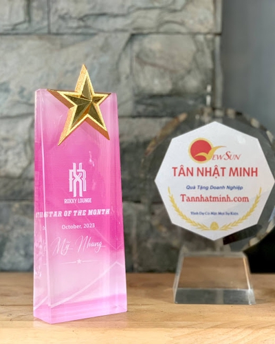 Sản xuất kỷ niệm chương cao cấp, bán kỷ niệm chương -8