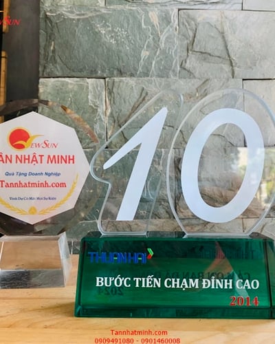 Kỷ niệm chương số 10 năm, Vinh Danh Nhân Viên, Đối tác, Kỷ niệm 10 năm