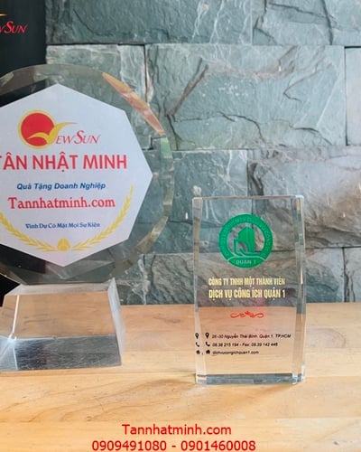 Chặn giấy pha lê, Bán kỷ niệm chương, pha lê đẹp - 10