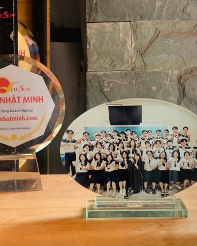 Cúp Tốt Nghiệp - Top Những Mẫu Cúp Được Ưa Chuộng