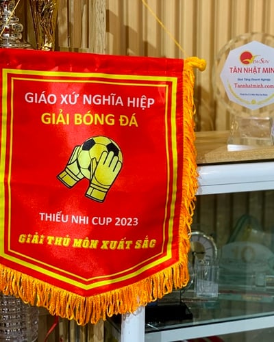Mẫu Cờ Lưu Niệm Bóng Đá - Top Các Mẫu Rẻ Đẹp