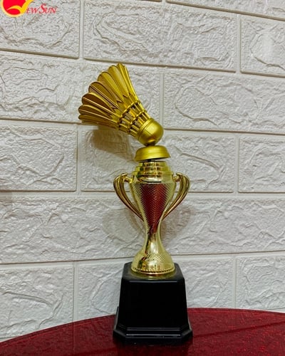 Cúp nhựa giá rẻ 34