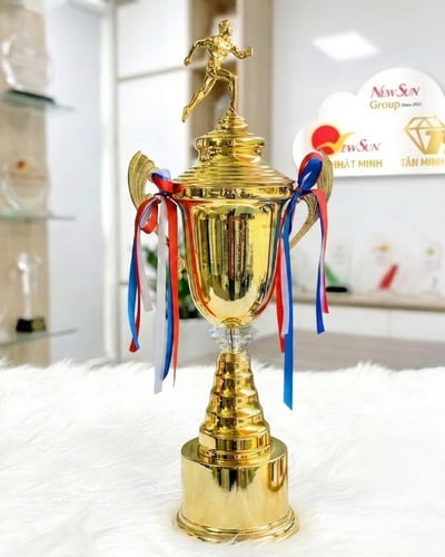 Cúp Chạy Bộ Kim Loại Đẹp