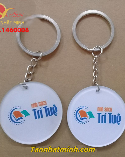 Sản xuất móc khóa mica