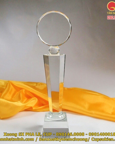 Cúp pha lê giá rẻ 18