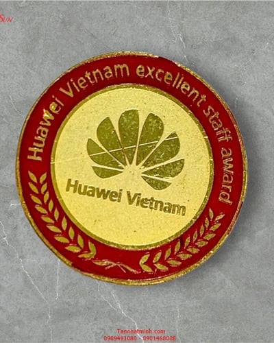 Huy hiệu vàng