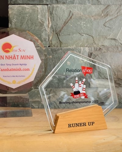 kỷ niệm chương pha lê giá siêu rẻ 23