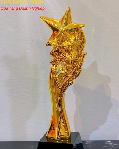 Cúp vinh danh, lưu niệm mạ vàng 12