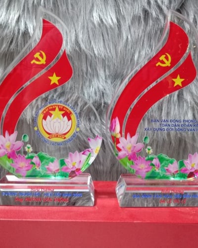 Làm Kỷ niệm chương, sản xuất pha lê thủy tinh