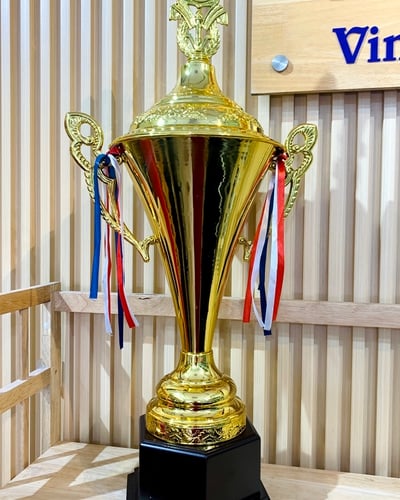 Cúp thể thao kim loại 99