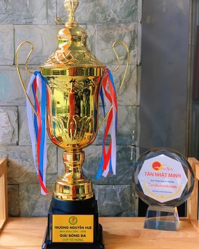 Cúp thể thao kim loại 72