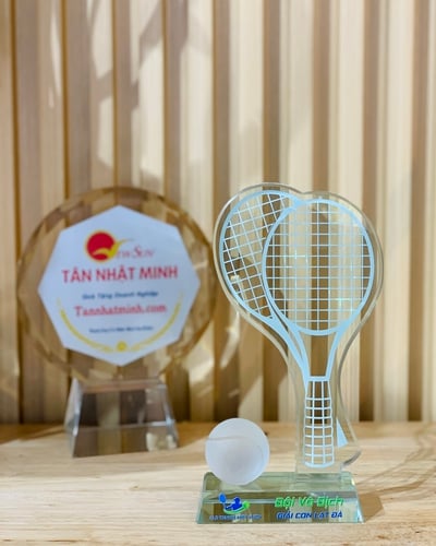 Cúp tennis, Mẫu cúp tennis, Hàng nhập đầy kho  ( Giá bán lẻ)- 18 (D)
