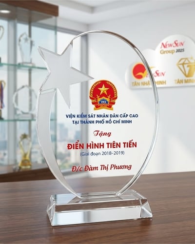 Kỷ niệm chương pha lê, Xưởng sản xuất pha lê (22)