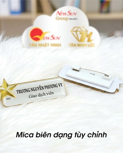 Làm Bảng Tên Nhân Viên Cài Áo Đẹp - Mica In UV Tuỳ Chỉnh Hình Dáng Yêu Cầu