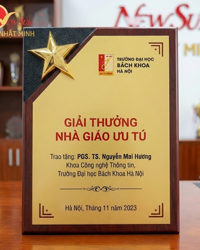 Kỷ niệm chương gỗ ngôi sao, nền vàng bạc